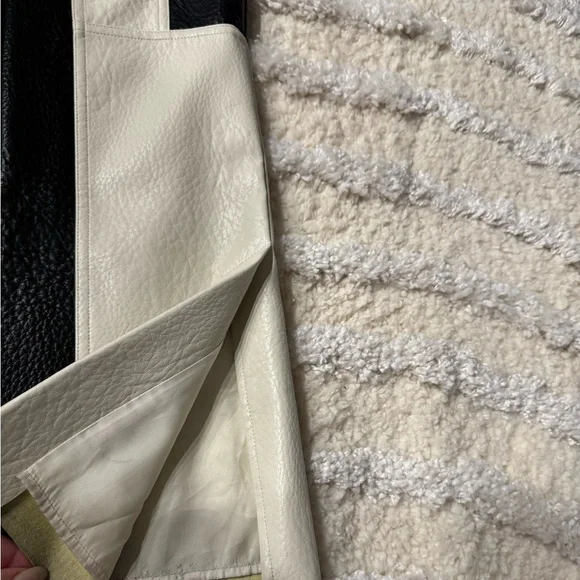 Ronny Kobo - High Rise Faux Leather Pants 🤍🖤 - Picture 5 of 8